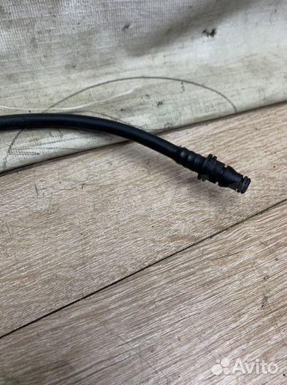 Шланг расширительного бачка Мерседес