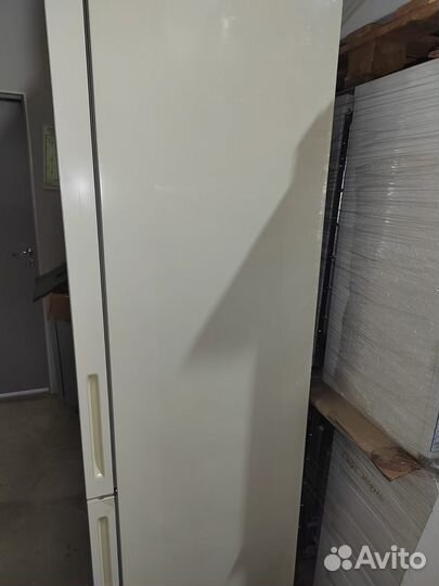 Двухкамерный холодильник Kuppersberg NFM 200 CG