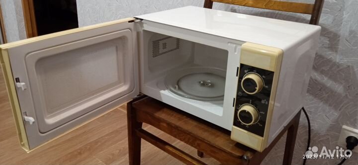 Микроволновая печь Oursson MM2002/wh