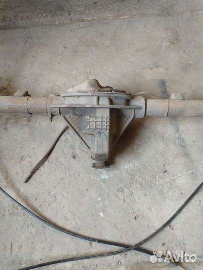 Задний мост с Волги 31105 с двигателем Крайслер