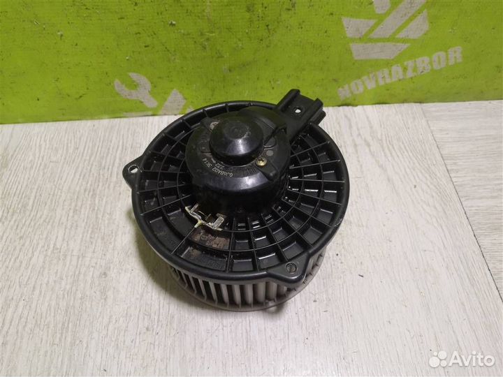 Моторчик печки Мазда 6
