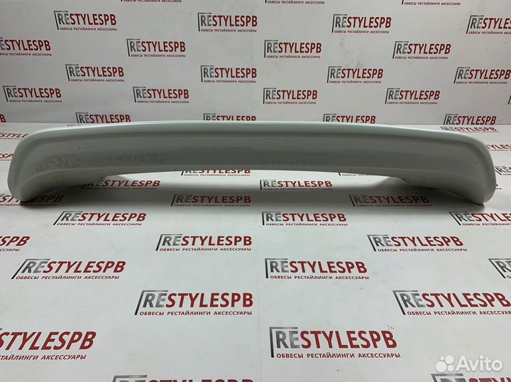 Спойлер Наверх Toyota Land Cruiser 200 Белый