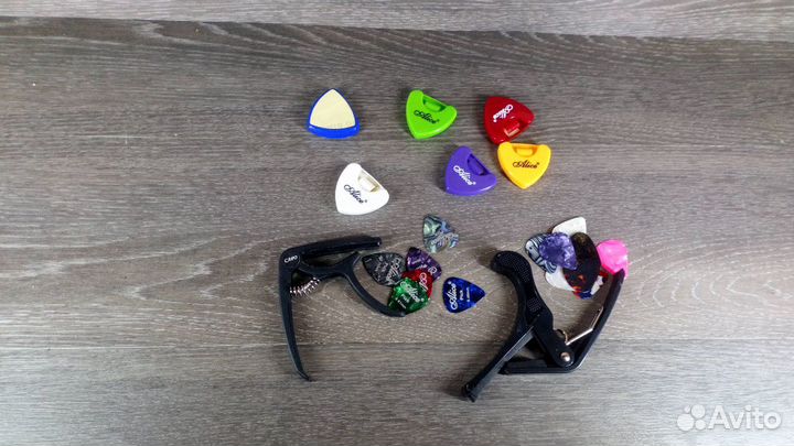 Держатели медиаторов для гитары