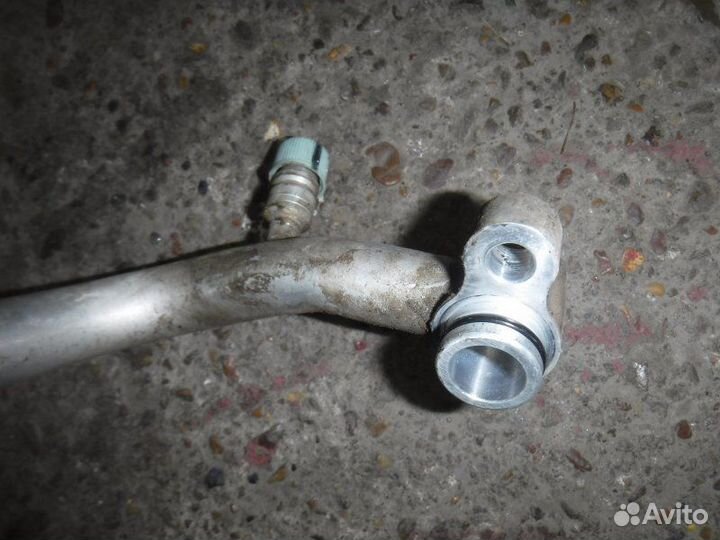 Трубка кондиционера Mitsubishi Pajero Sport 2 4D56