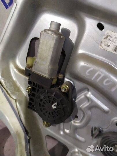 Стеклоподъемник электрический передний правый Kia