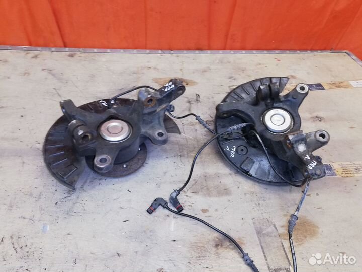 Кулак поворотный передний Mercedes Benz Vito W639