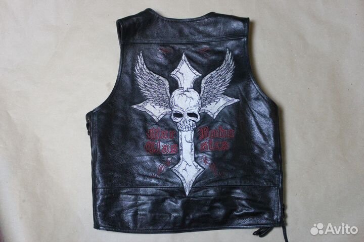 Кожаный байкерский жилет с черепом новый