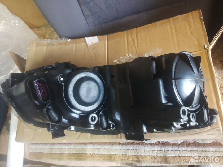 Фара левая Volkswagen Polo 3 10-14