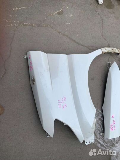 Крыло левое Nissan elgrand 51