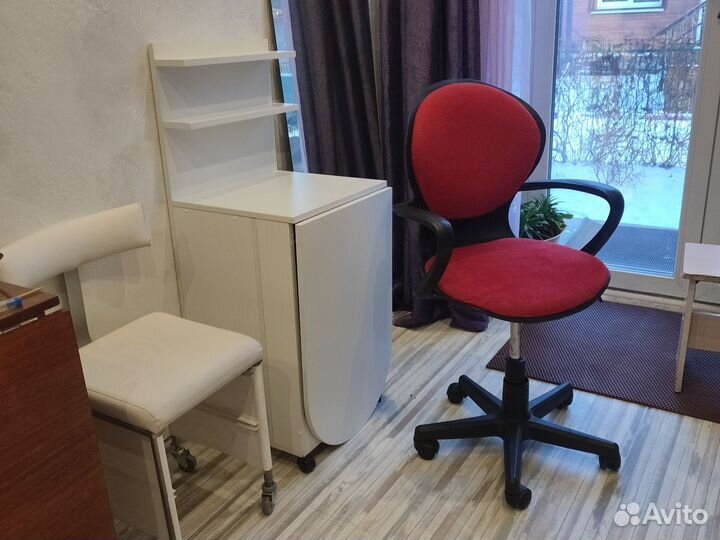 Маникюрный стол складной бу