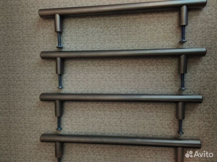 Металлические мебельные ручки новые