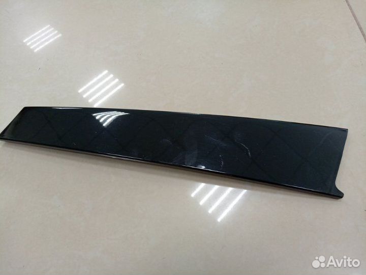 Молдинг двери передний правый Kia Stinger седан