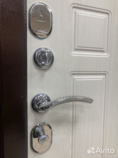 Дверь входная металлическая