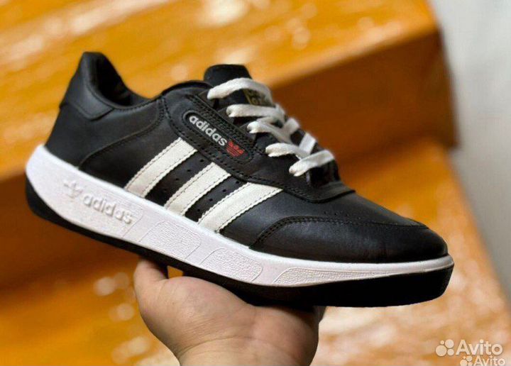 Кроссовки adidas натуральная кожа