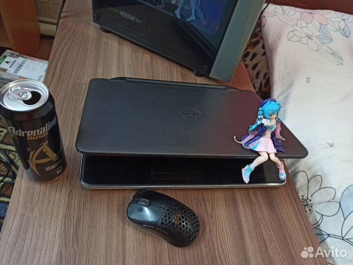 Ноутбук Dell, современный. 8гб озу, SSD, Core i5