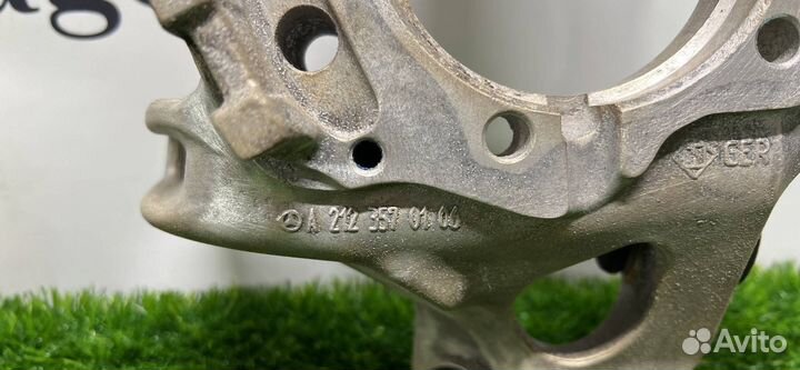 Кулак задний Mercedes-Benz E-Класс A2123570106