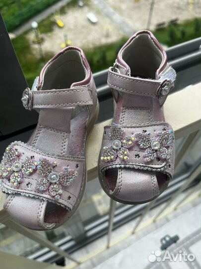 Сандалики 22