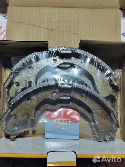 Тормозные колодки на toyota задние