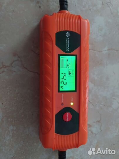 Автомобильное зарядное устройство Daewoo DW400