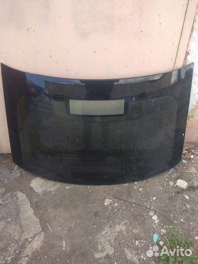 Стекло от задней двери Шкода рапид