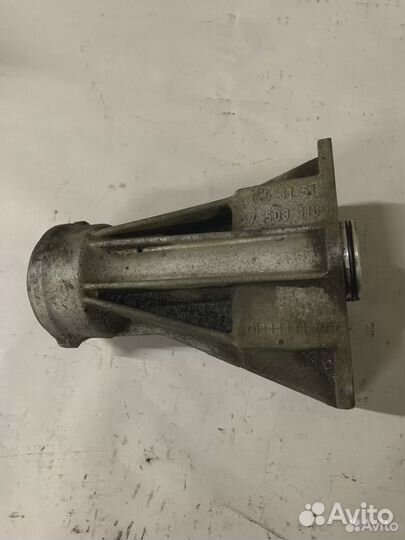 Кронштейн BMW X5 7503116b M54B30