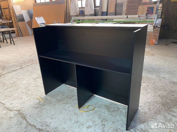 Стойка ресепшн