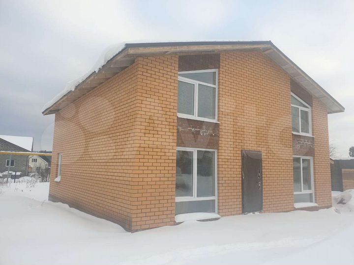 Коттедж 192 м² на участке 11 сот.