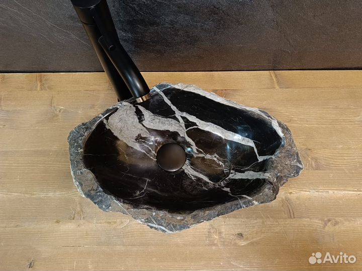 Раковина из натурального камня