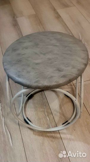 Стулья и табуретки бу