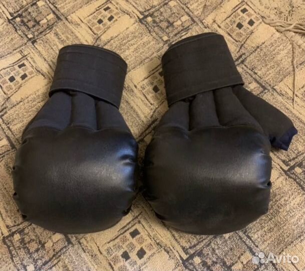 Боксерские перчатки