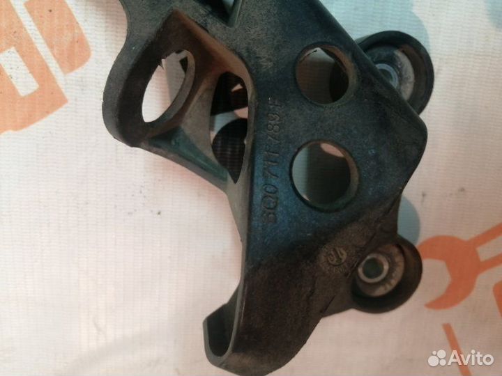 Кронштейн троса кпп Skoda Fabia