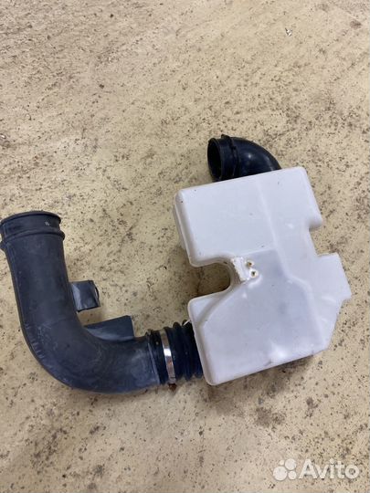 Воздухозаборник Mazda Millenia tafp