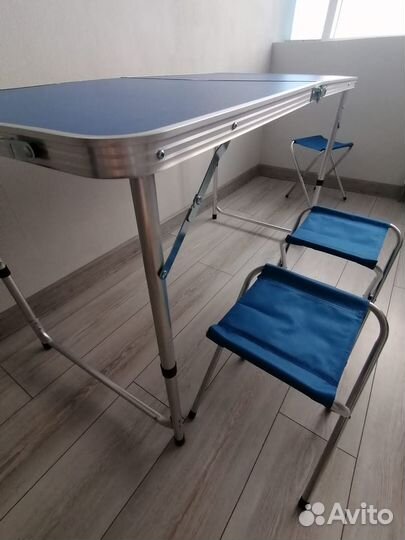 Новые Стол и стулья складные комплект