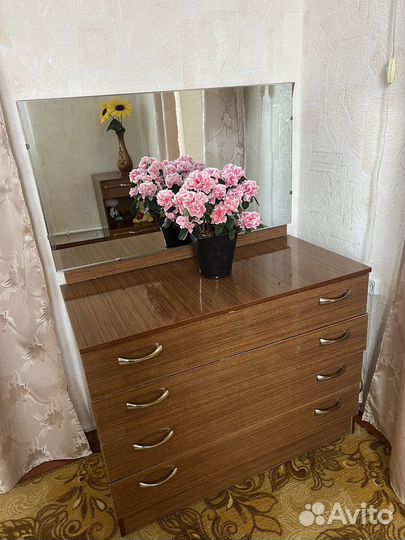 Комод с зеркалом бу