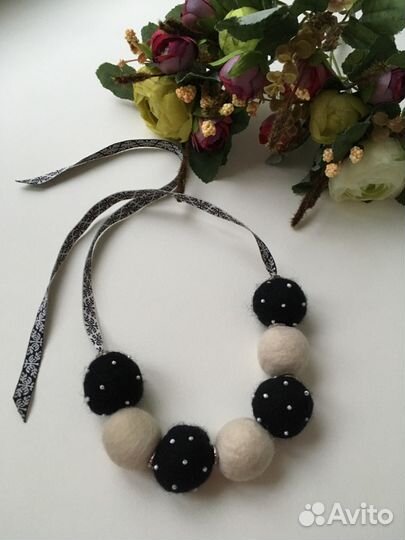 Бусы и браслеты ручной работы