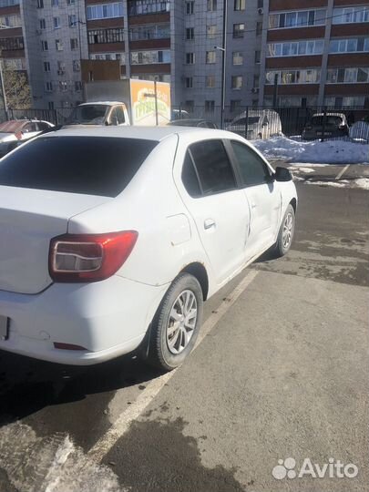 Renault Logan 1.6 МТ, 2015, битый, 120 000 км