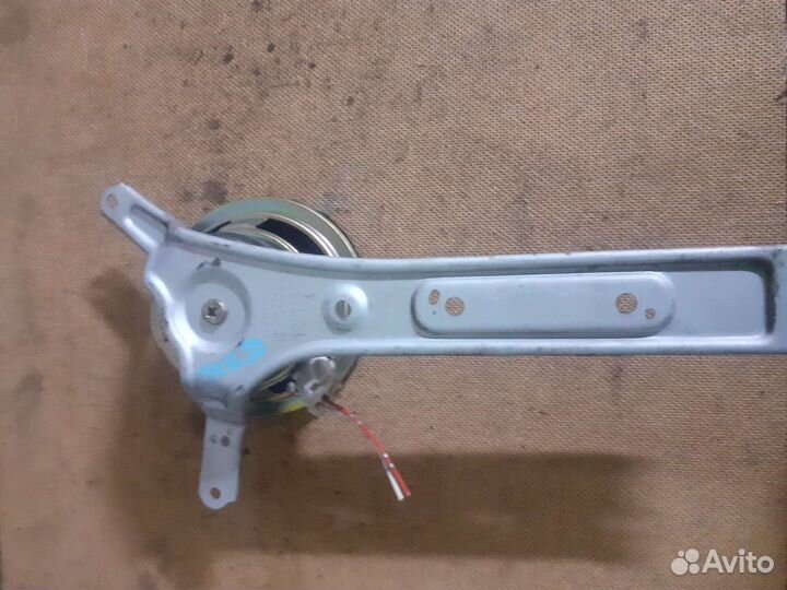 Динамик правый Toyota Estima Emina TCR20