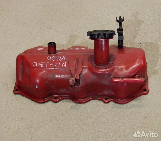 Крышка клапанная правая Nissan Maxima J30 VG30