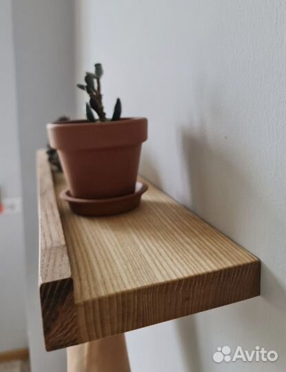 Полка из массива дуба подвесная