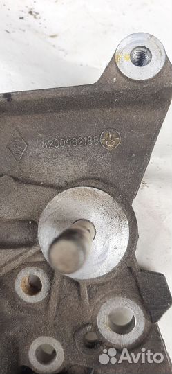 Насос водяной (Помпа) Logan 2005-2014