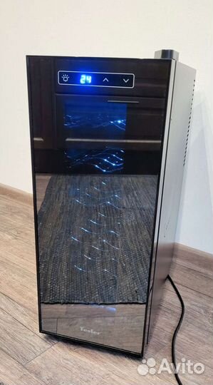 Винный холодильник бу Tesler WCV-120