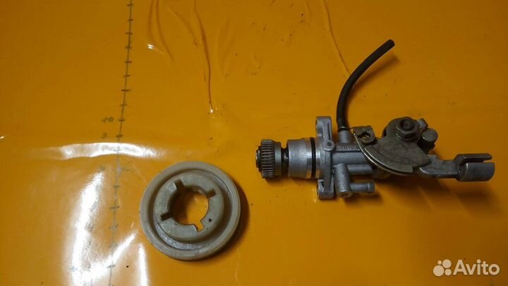 Масло насос на скутер 2т