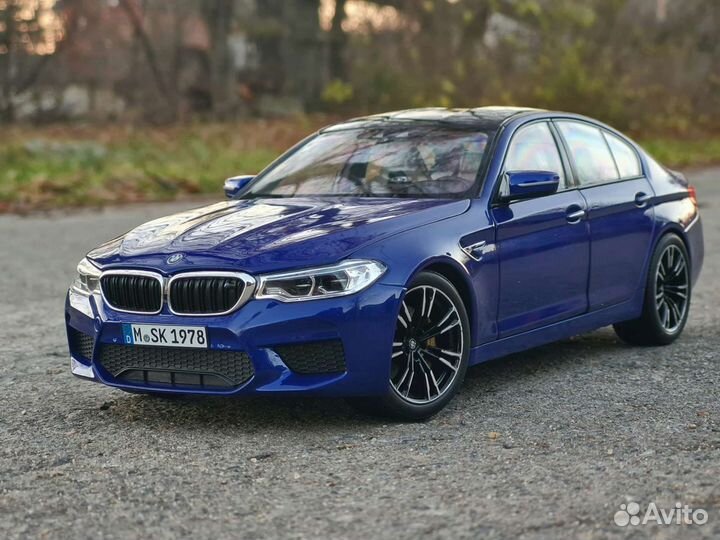 Миниатюрная модель BMW M5 F90 (1:18)