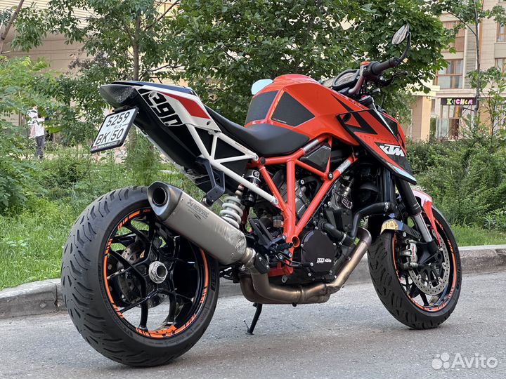 KTM 1290 super duke R