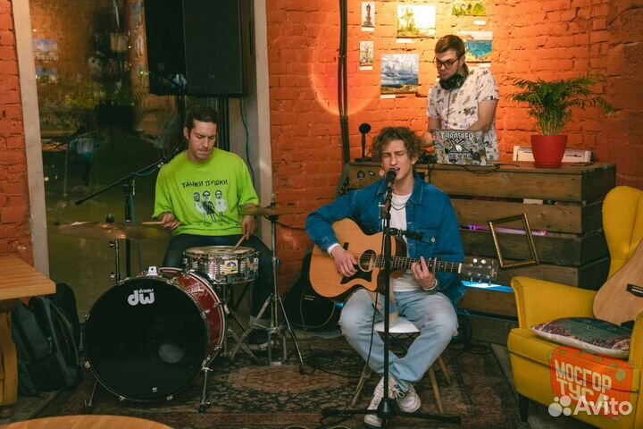 Музыкант на мероприятие. Вокалист, гитарист