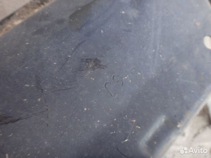 18-22 Форестер крепление решетки радиатора Foreste