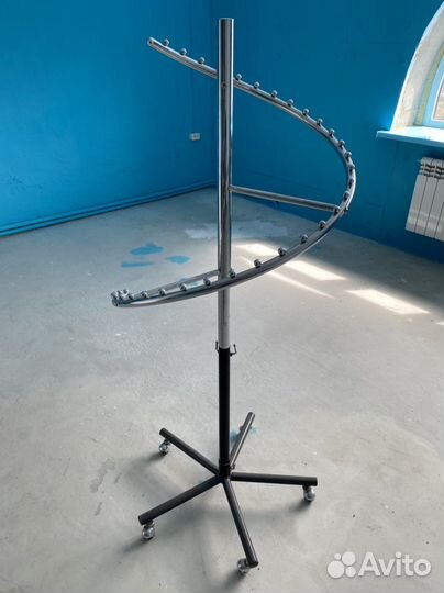 Вешалка напольная для одежды