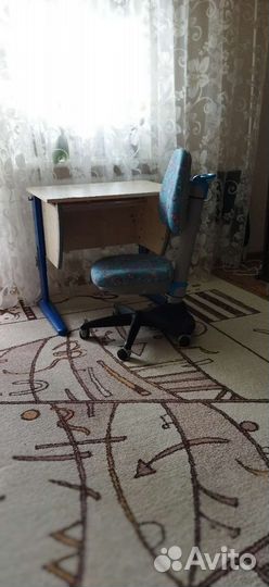 Парта и кресло