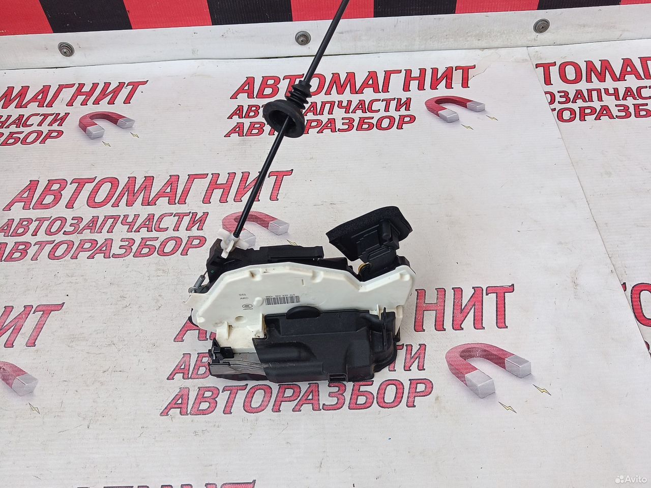 Замок двери задний левый Шкода Октавия А7