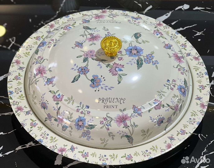 Блюдо с крышкой